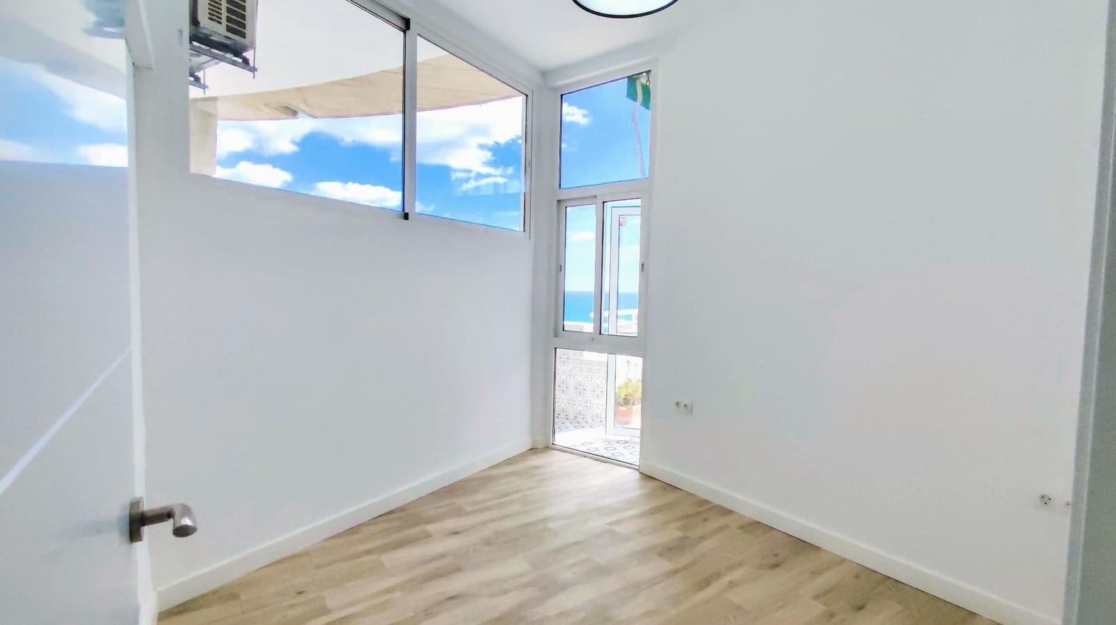 Ático de 2 habitaciones en Torremolinos en venta con piscina - 365.000 € (Ref: 9458551)