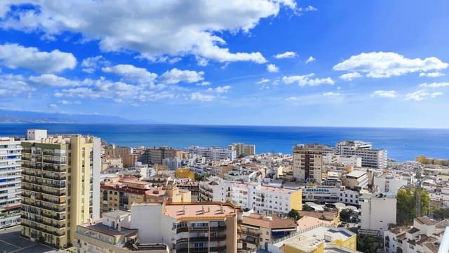 Ático de 2 habitaciones en Torremolinos en venta con piscina - 365.000 € (Ref: 9458551)