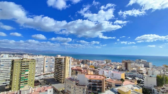 Ático de 2 habitaciones en Torremolinos en venta con piscina - 365.000 € (Ref: 9458551)