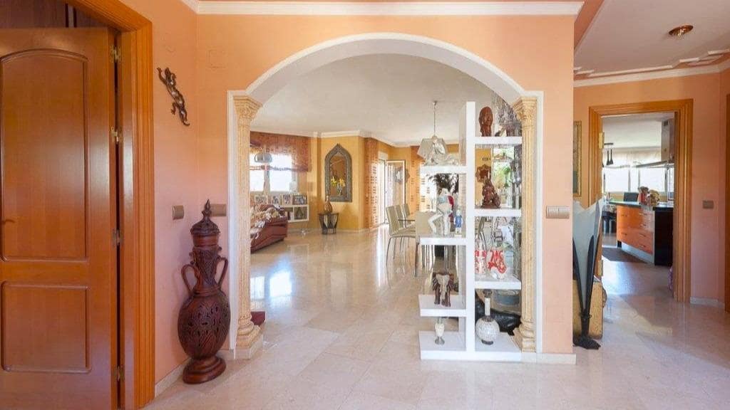 5 bedroom Villa for sale in Torremolinos with pool garage - € 1,545,000 (Ref: 9458552)
