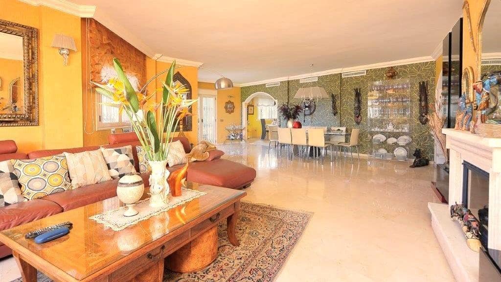 5 bedroom Villa for sale in Torremolinos with pool garage - € 1,545,000 (Ref: 9458552)
