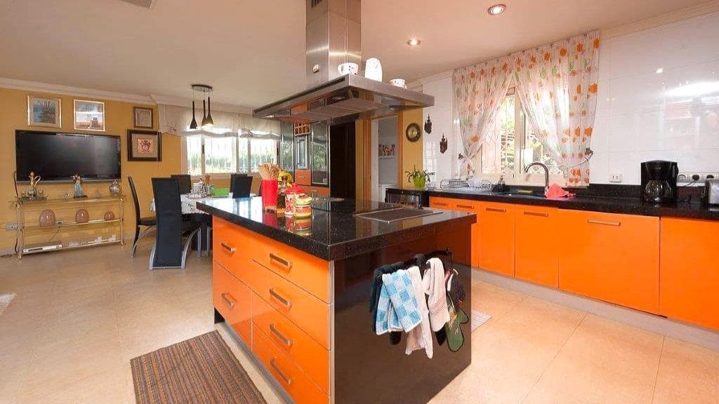 5 bedroom Villa for sale in Torremolinos with pool garage - € 1,545,000 (Ref: 9458552)