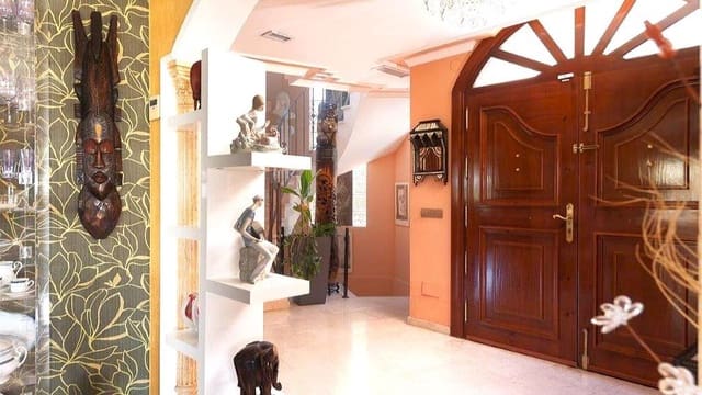 Chalet de 5 habitaciones en Torremolinos en venta con piscina garaje - 1.545.000 € (Ref: 9458552)