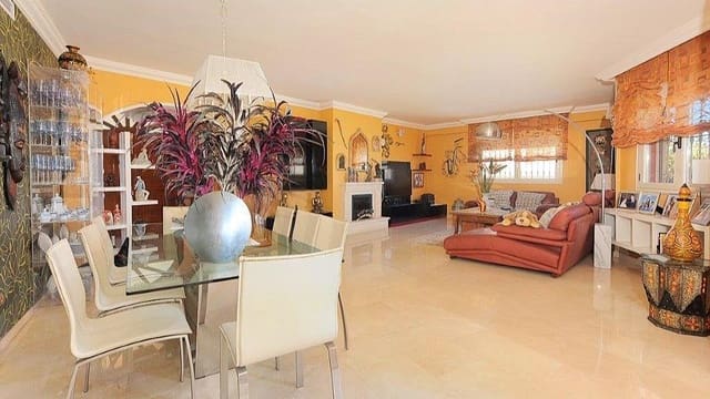 Chalet de 5 habitaciones en Torremolinos en venta con piscina garaje - 1.545.000 € (Ref: 9458552)