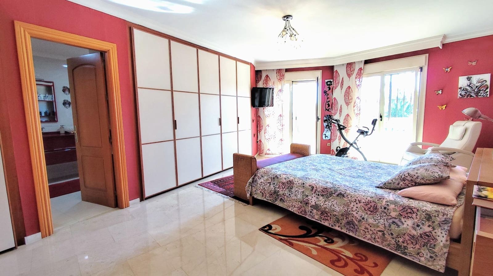 5 bedroom Villa for sale in Torremolinos with pool garage - € 1,545,000 (Ref: 9458552)