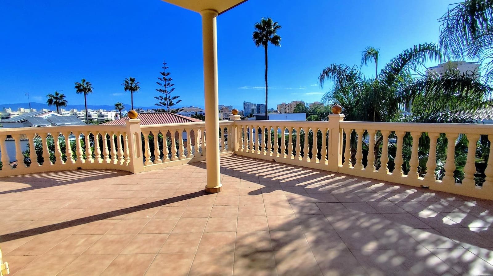 5 bedroom Villa for sale in Torremolinos with pool garage - € 1,545,000 (Ref: 9458552)