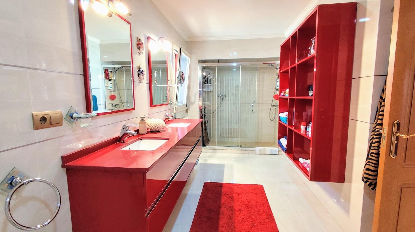 5 bedroom Villa for sale in Torremolinos with pool garage - € 1,545,000 (Ref: 9458552)