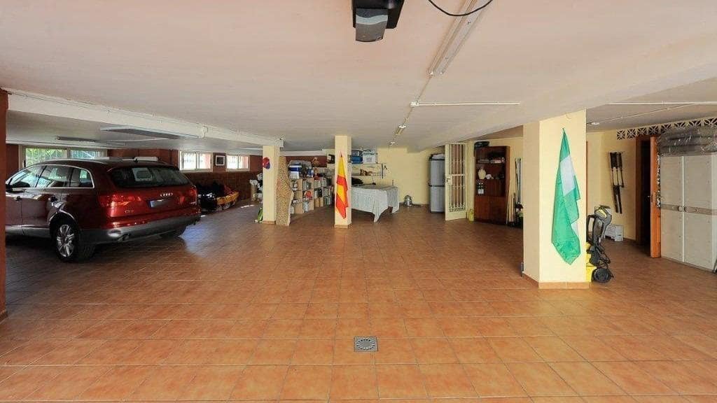 5 bedroom Villa for sale in Torremolinos with pool garage - € 1,545,000 (Ref: 9458552)