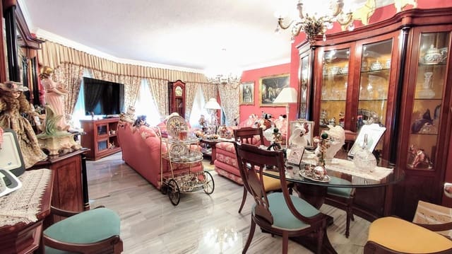 3 bedroom Flat for sale in Torremolinos with garage - € 570,000 (Ref: 9458553)