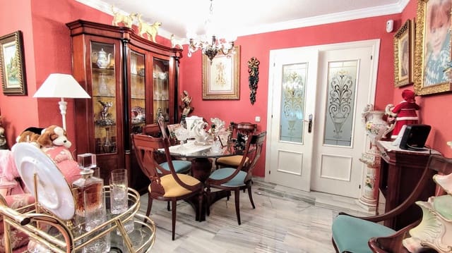 Piso de 3 habitaciones en Torremolinos en venta con garaje - 570.000 € (Ref: 9458553)