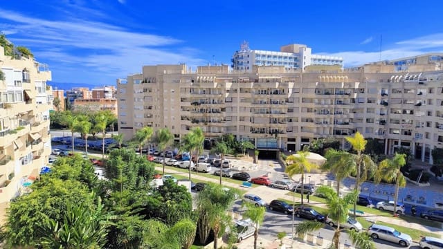 Piso de 3 habitaciones en Torremolinos en venta con garaje - 570.000 € (Ref: 9458553)