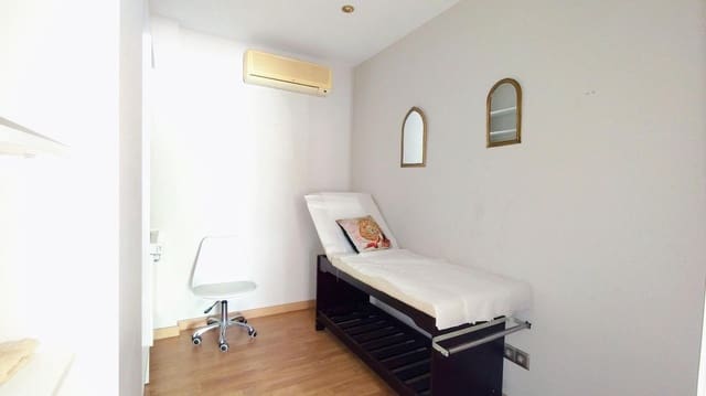 Gewerbe zu verkaufen in Torremolinos mit Garage - 250.000 € (Ref: 9458559)