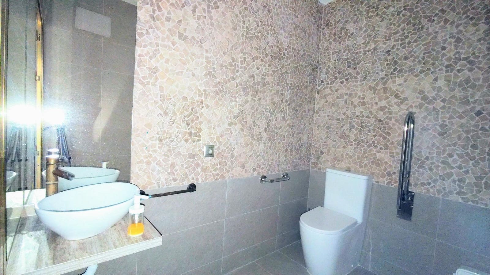 Gewerbe zu verkaufen in Torremolinos mit Garage - 250.000 € (Ref: 9458559)