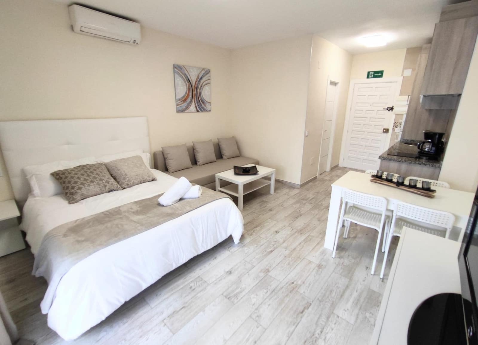 Studio til salg i Benalmadena med swimmingpool - € 258.000 (Ref: 9458561)