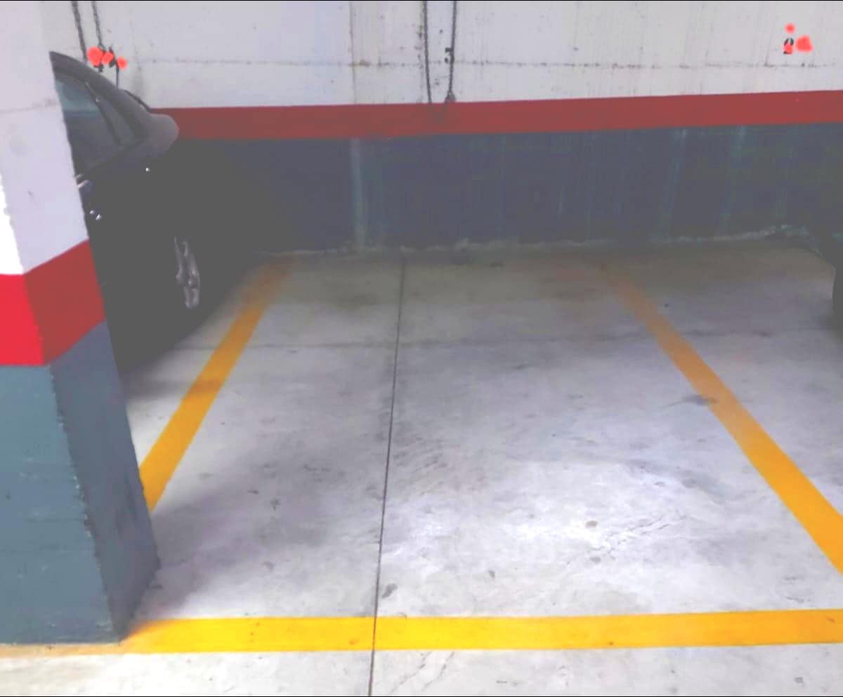 Garage for rent in Torremolinos - € 100 (Ref: 9458563)