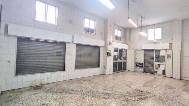 Commercieel te koop in Málaga stad - € 394.000 (Ref: 9458566)