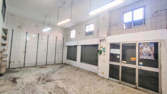 Commercieel te koop in Málaga stad - € 394.000 (Ref: 9458566)