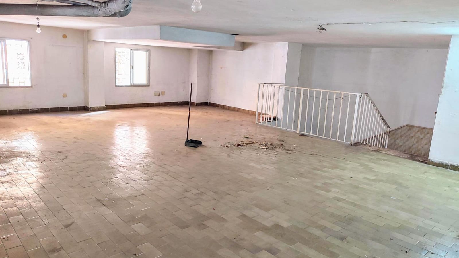 Commercieel te koop in Malaga stad - € 394.000 (Ref: 9458566)