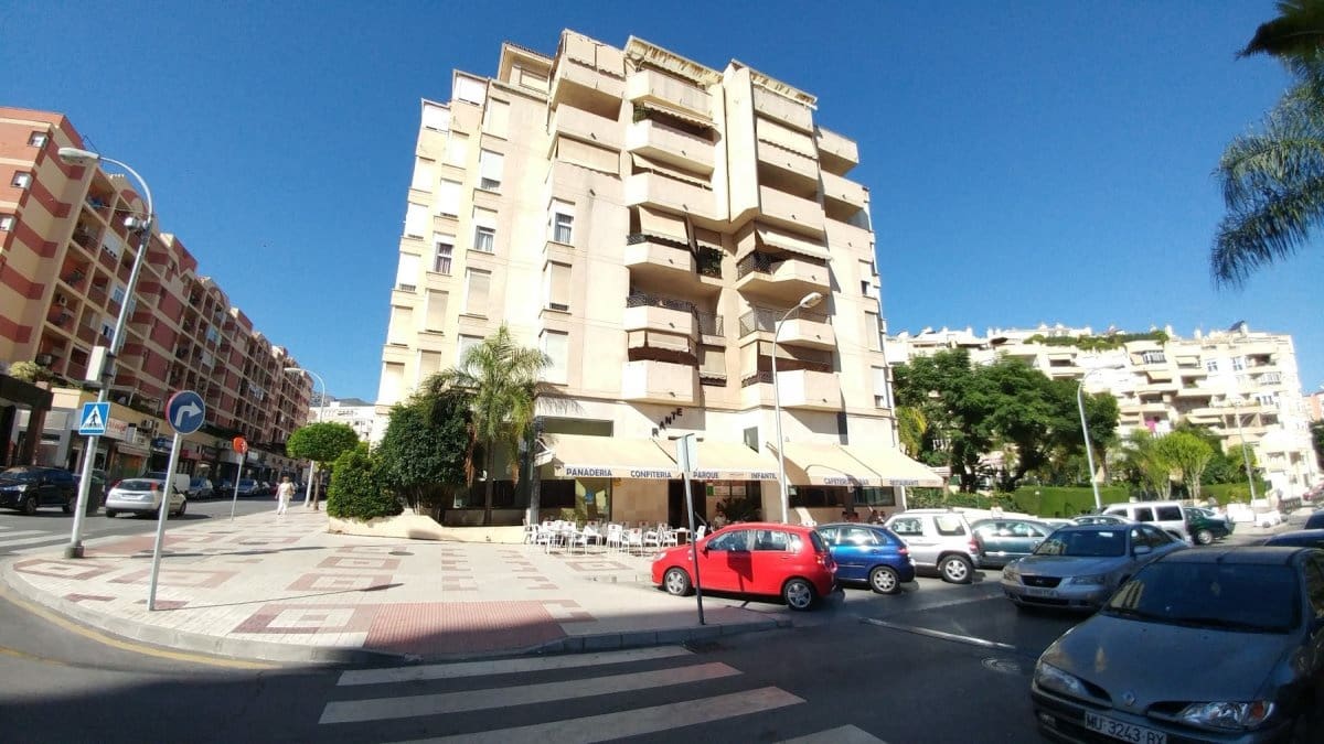 Commercial for sale in Torremolinos with garage - € 2,400,000 (Ref: 9458567)