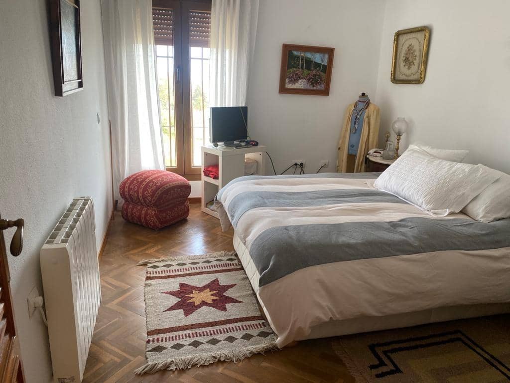 4 makuuhuone Huvila myytävänä paikassa Malaga kaupunki mukana uima-altaan 
autotalli - 995 000 € (Ref: 9458571)