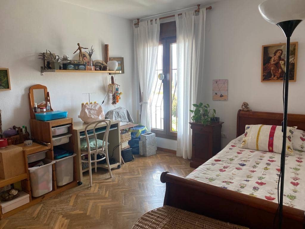 4 makuuhuone Huvila myytävänä paikassa Malaga kaupunki mukana uima-altaan 
autotalli - 995 000 € (Ref: 9458571)