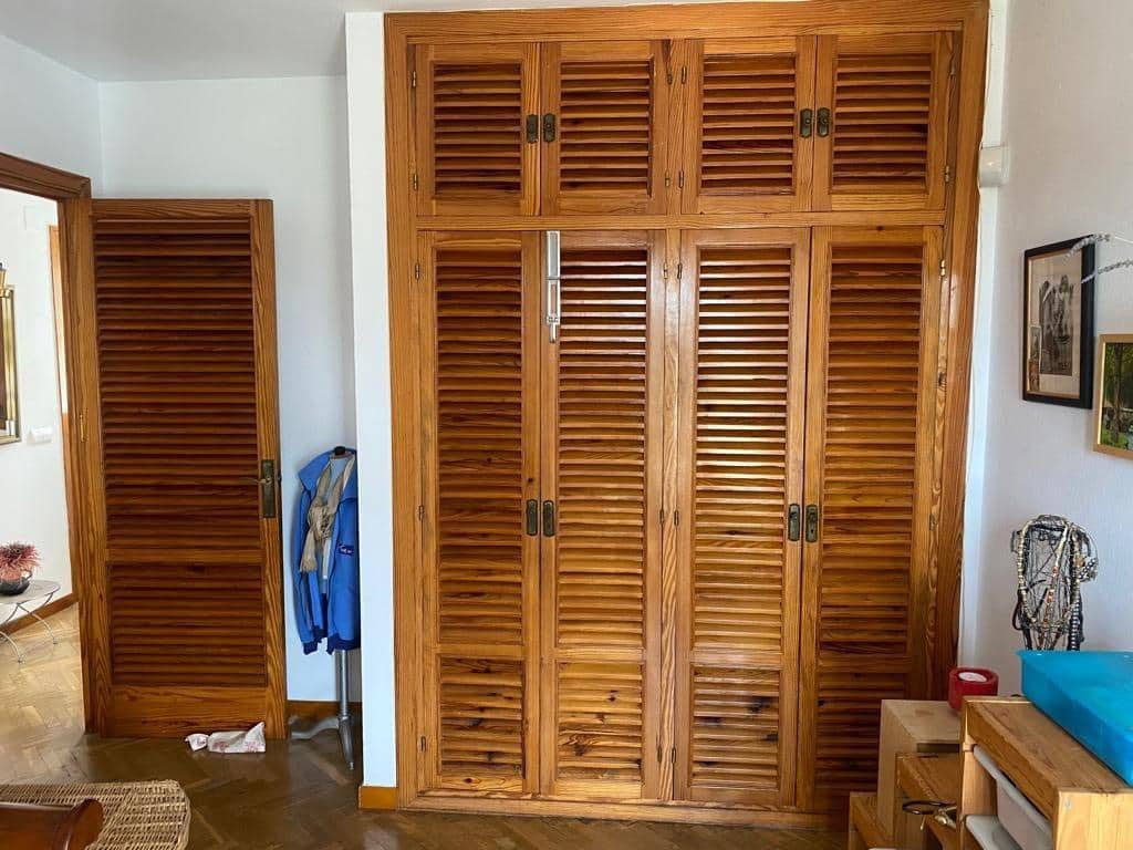 4 makuuhuone Huvila myytävänä paikassa Malaga kaupunki mukana uima-altaan 
autotalli - 995 000 € (Ref: 9458571)