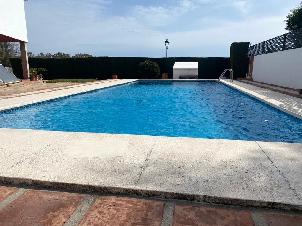 4 makuuhuone Huvila myytävänä paikassa Malaga kaupunki mukana uima-altaan 
autotalli - 995 000 € (Ref: 9458571)