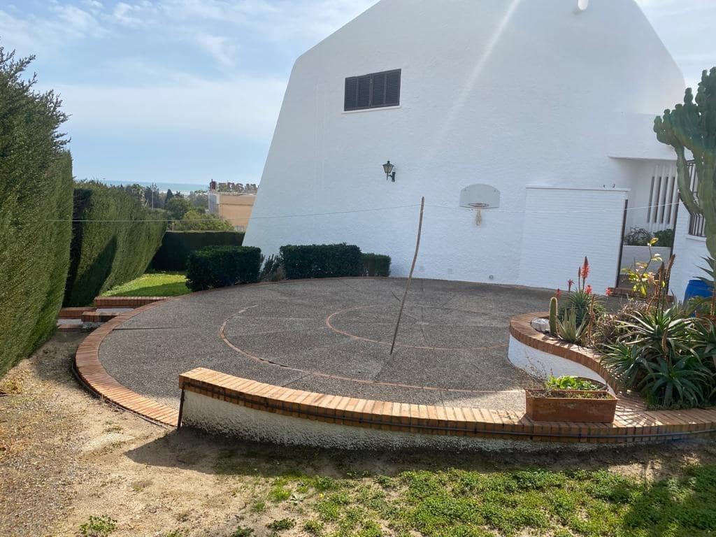 4 makuuhuone Huvila myytävänä paikassa Malaga kaupunki mukana uima-altaan 
autotalli - 995 000 € (Ref: 9458571)