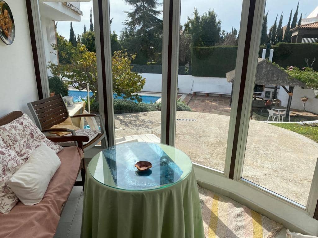 4 makuuhuone Huvila myytävänä paikassa Malaga kaupunki mukana uima-altaan 
autotalli - 995 000 € (Ref: 9458571)