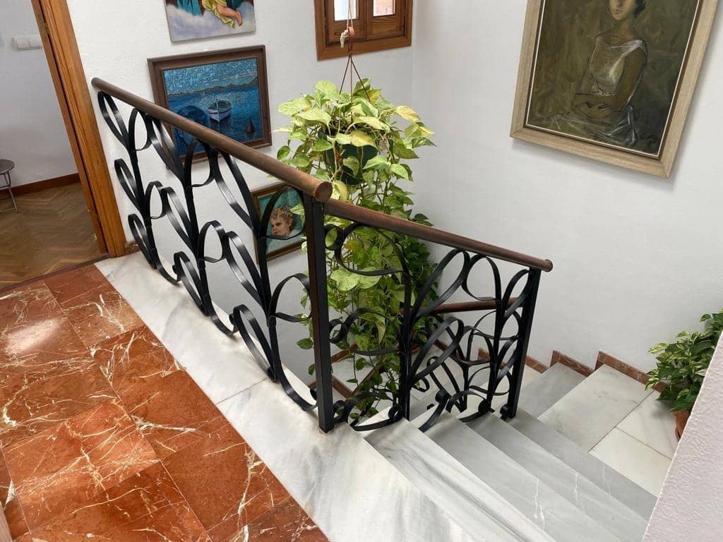 4 makuuhuone Huvila myytävänä paikassa Malaga kaupunki mukana uima-altaan 
autotalli - 995 000 € (Ref: 9458571)