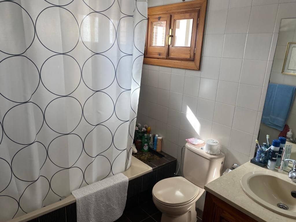 4 makuuhuone Huvila myytävänä paikassa Malaga kaupunki mukana uima-altaan 
autotalli - 995 000 € (Ref: 9458571)