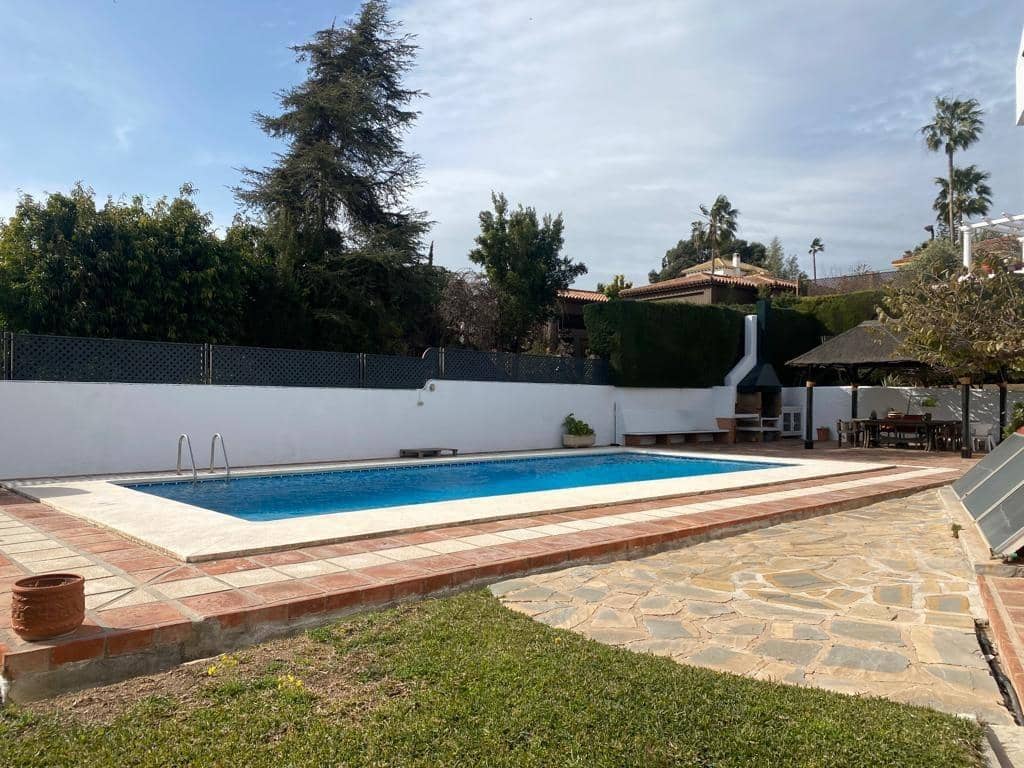 4 makuuhuone Huvila myytävänä paikassa Malaga kaupunki mukana uima-altaan 
autotalli - 995 000 € (Ref: 9458571)