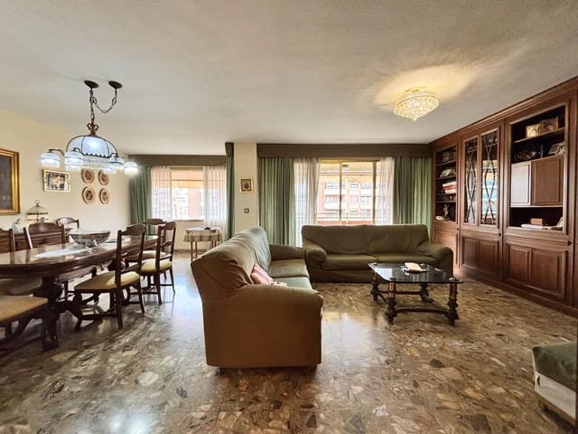 4 soveværelse Lejlighed til salg i Benalúa, Alicante by - € 475.000 (Ref: 8799428)