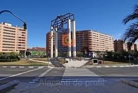Kommersiell til salgs i Alicante by - € 650 000 (Ref: 8799432)