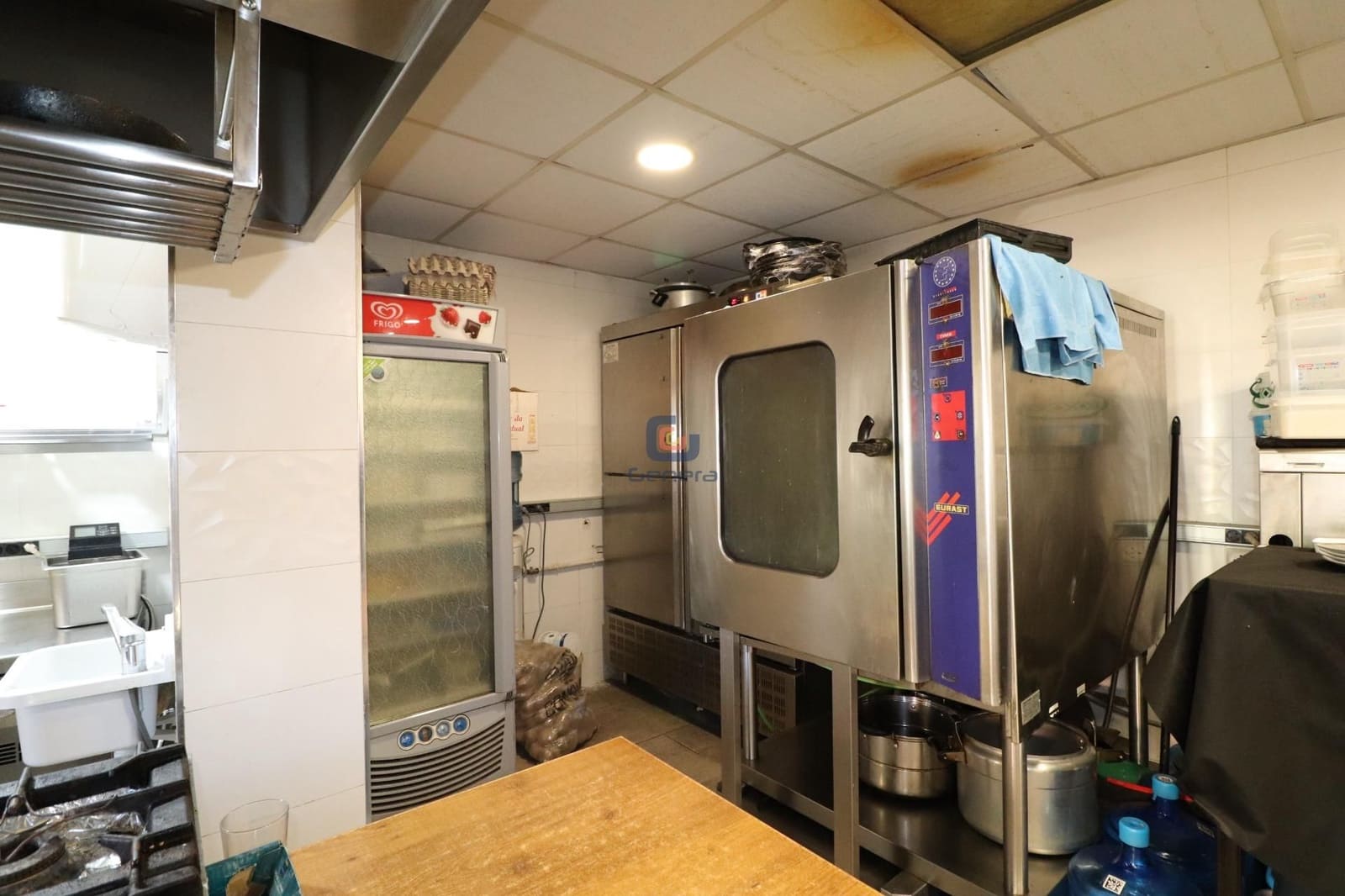 Kommersiell til salgs i Alicante by - € 650 000 (Ref: 8799432)