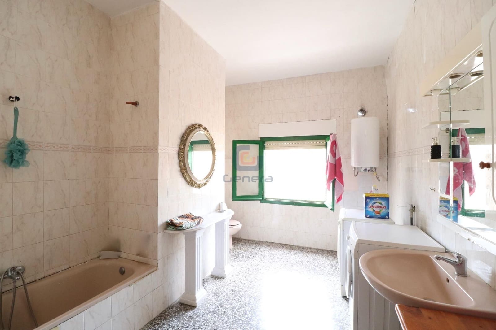 4 bedroom Villa for sale in Alicante / Alacant city with pool garage - € 304,000 (Ref: 8799437)