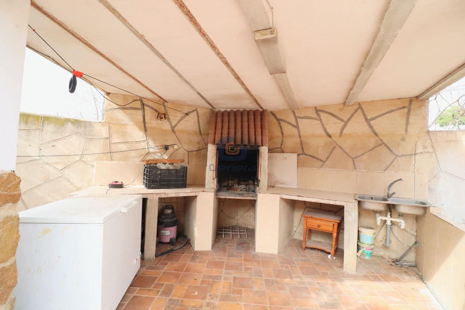 4 bedroom Villa for sale in Alicante / Alacant city with pool garage - € 304,000 (Ref: 8799437)