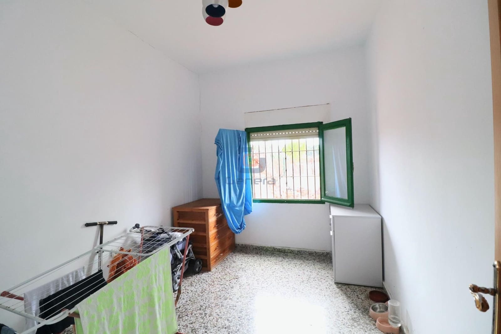 4 bedroom Villa for sale in Alicante / Alacant city with pool garage - € 304,000 (Ref: 8799437)