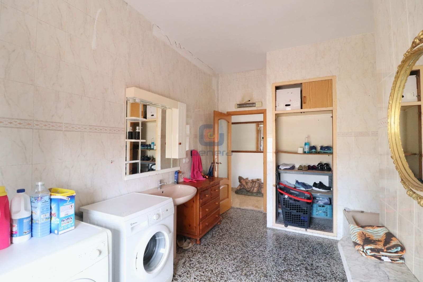 4 bedroom Villa for sale in Alicante / Alacant city with pool garage - € 304,000 (Ref: 8799437)