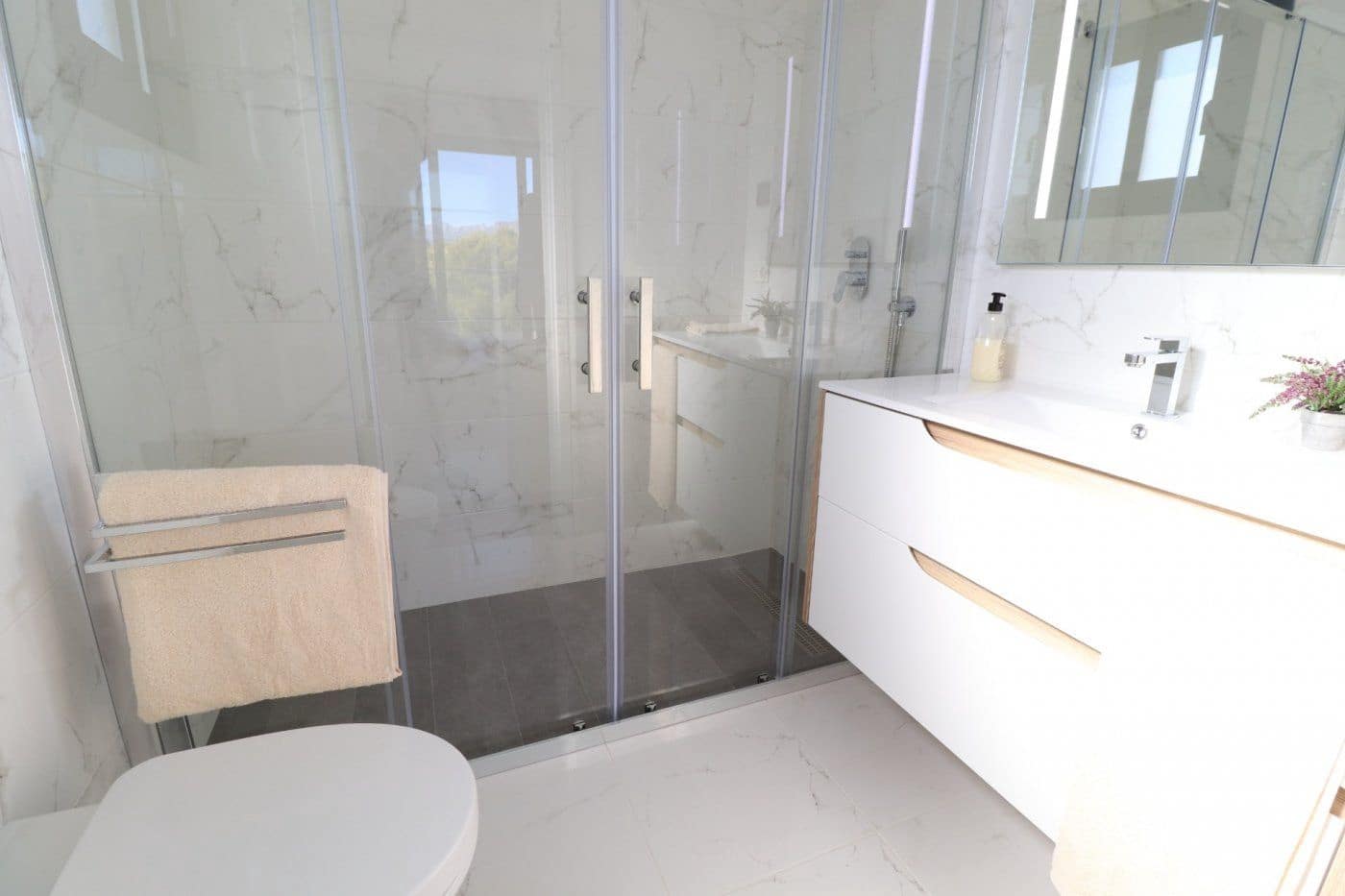 3 sypialnia Willa na sprzedaż w La Nucia z basenem garażem - 449 200 € (Ref: 8799456)