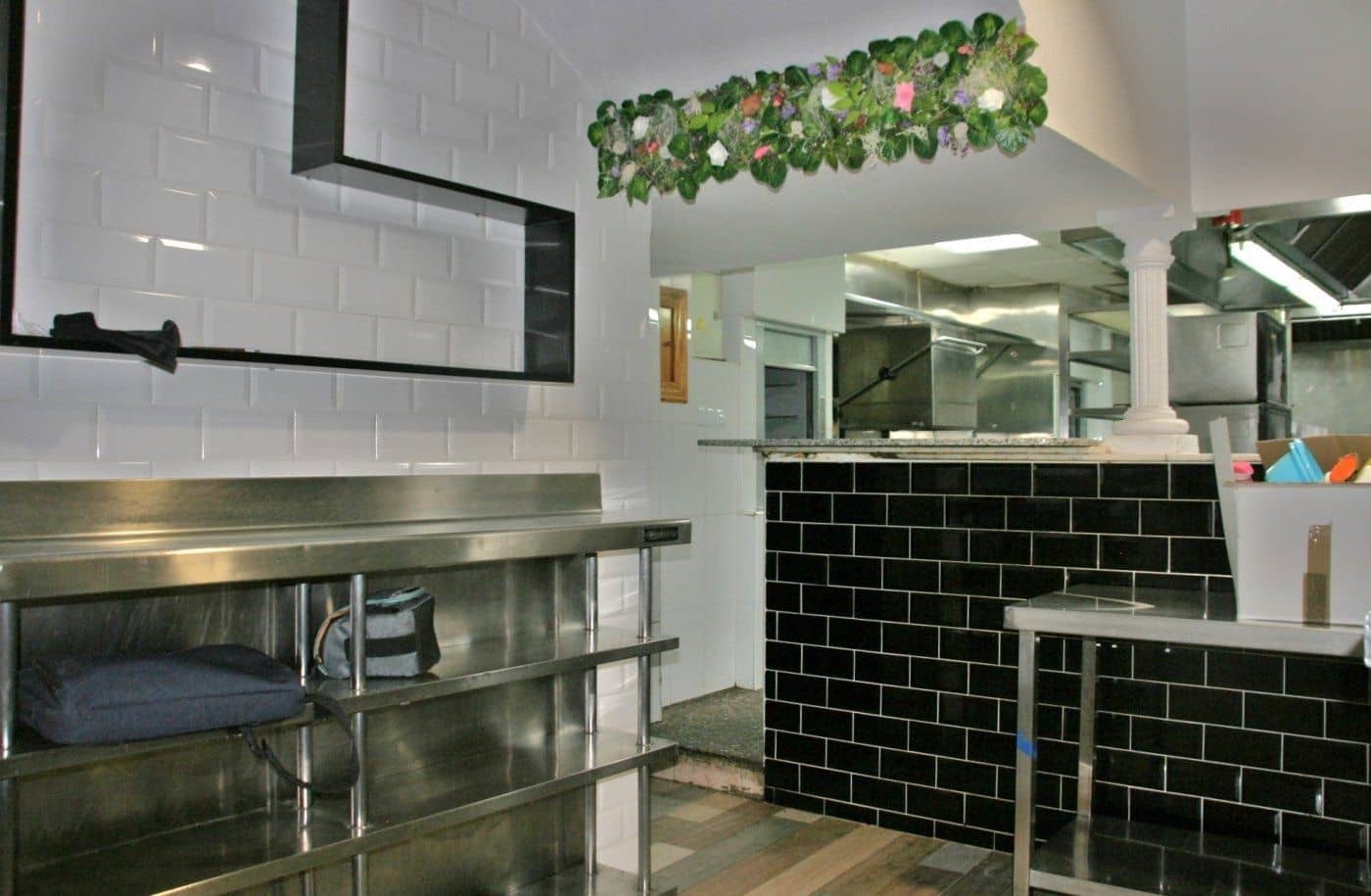 Commercieel te koop in Alicante stad - € 1.850.000 (Ref: 8799487)