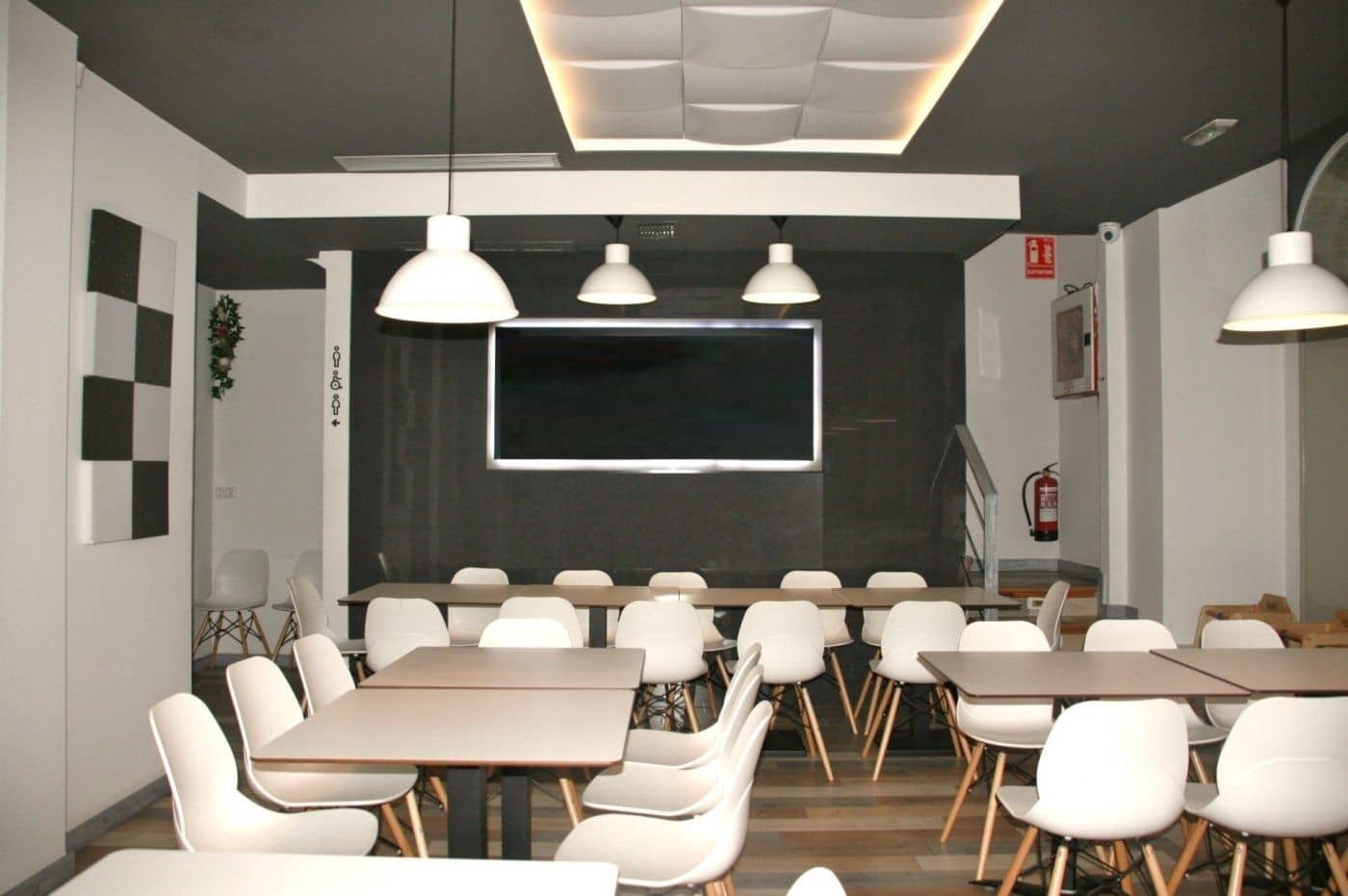 Commercieel te koop in Alicante stad - € 1.850.000 (Ref: 8799487)