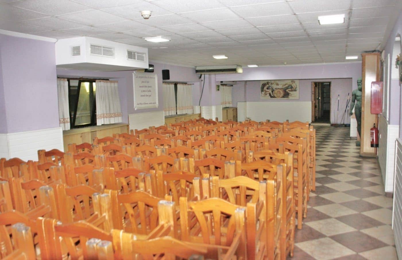 Commercieel te koop in Alicante stad - € 1.850.000 (Ref: 8799487)