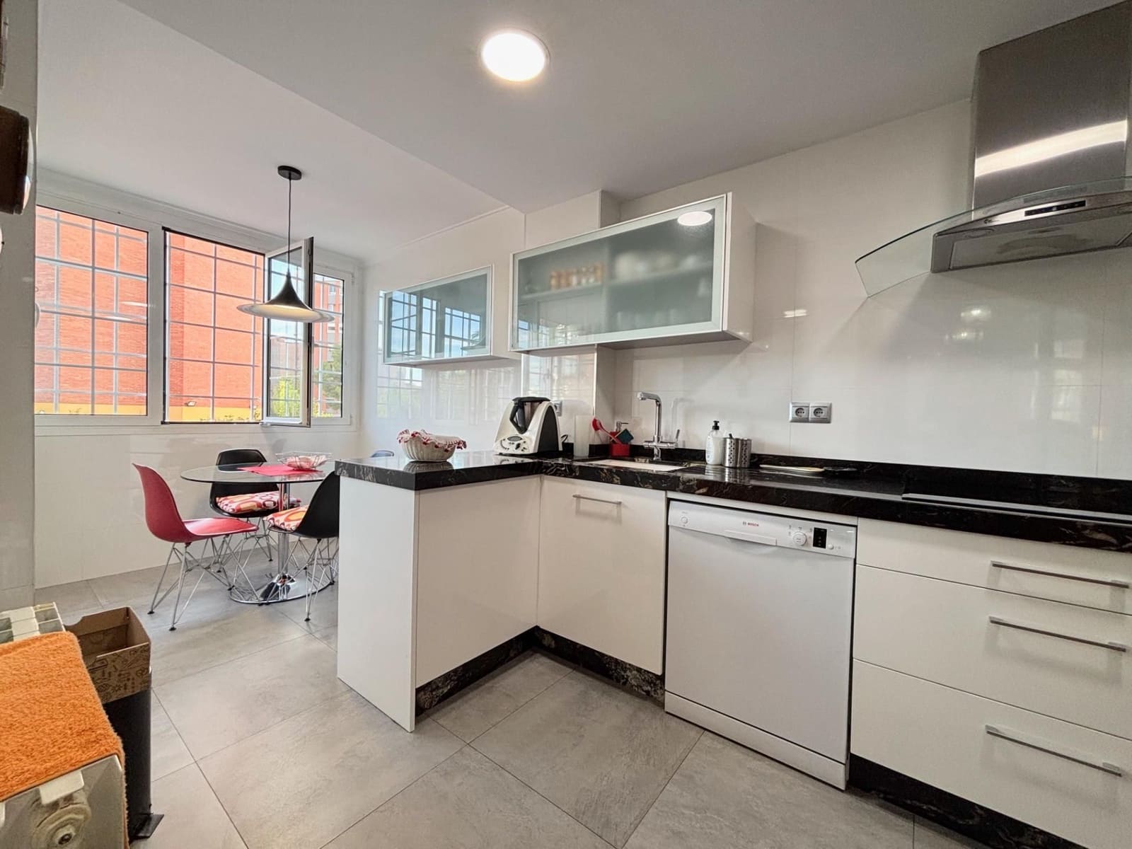 4 soverom Bungalow til salgs i Alicante by med svømmebasseng garasje - € 560 000 (Ref: 8799517)