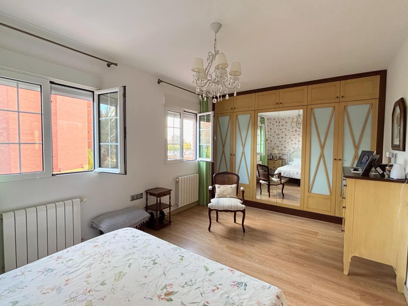 4 soverom Bungalow til salgs i Alicante by med svømmebasseng garasje - € 560 000 (Ref: 8799517)