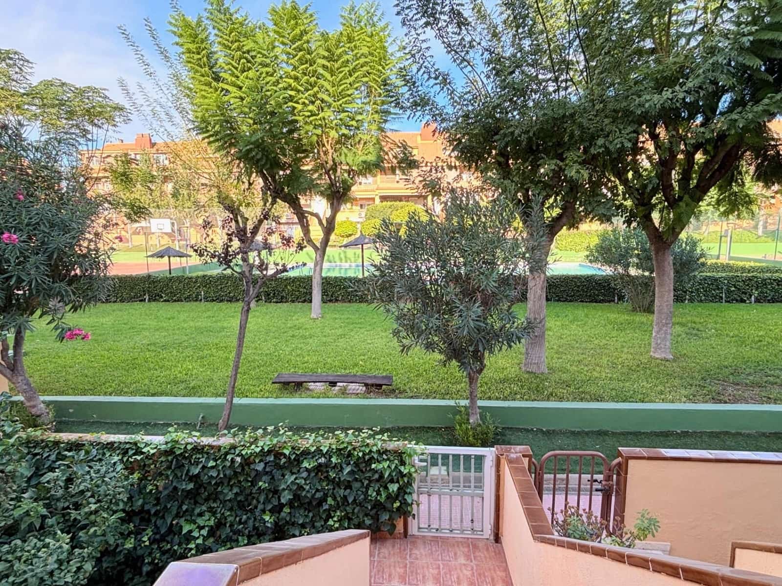 4 soverom Bungalow til salgs i Alicante by med svømmebasseng garasje - € 560 000 (Ref: 8799517)