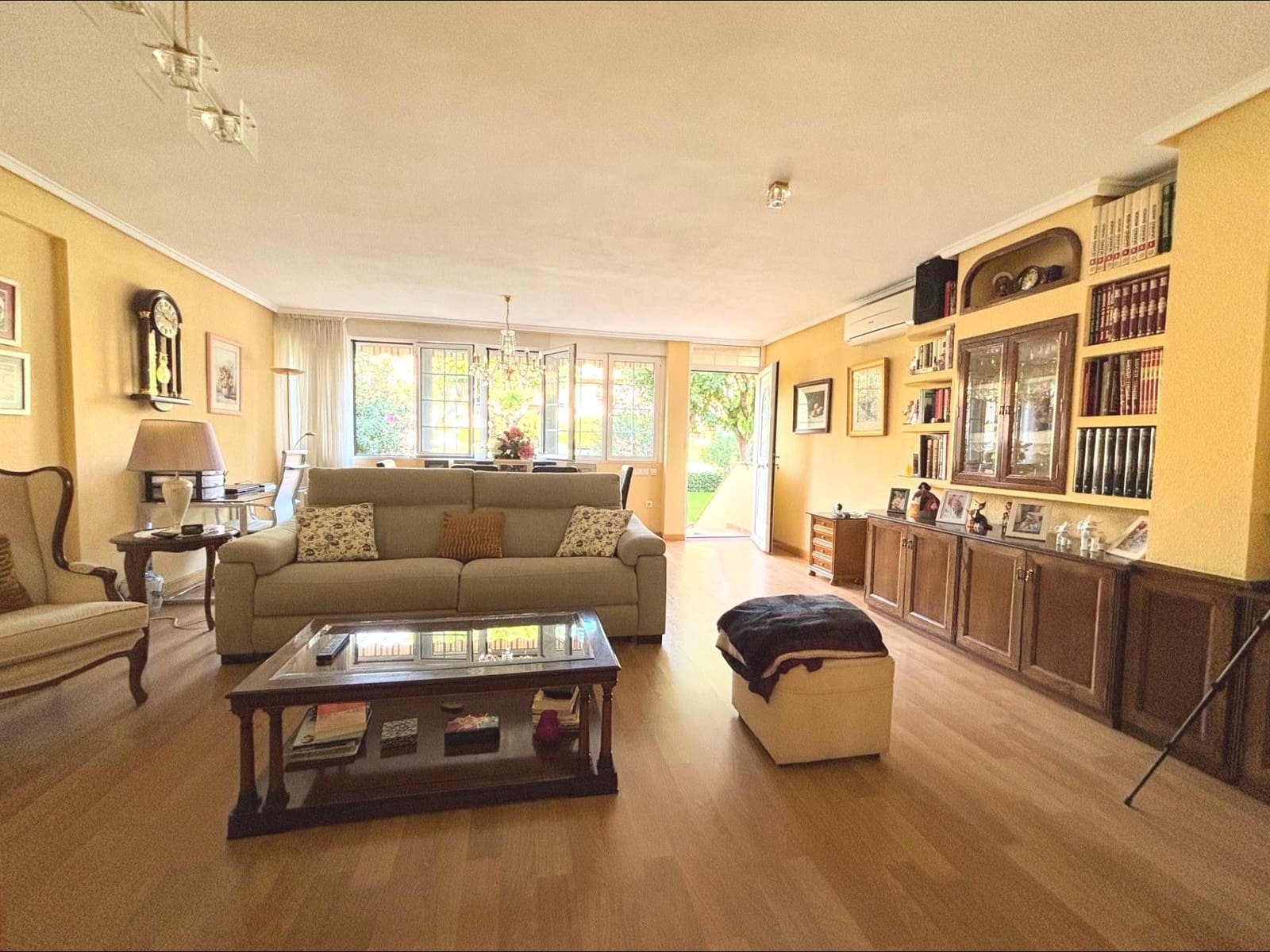 4 soverom Bungalow til salgs i Alicante by med svømmebasseng garasje - € 560 000 (Ref: 8799517)