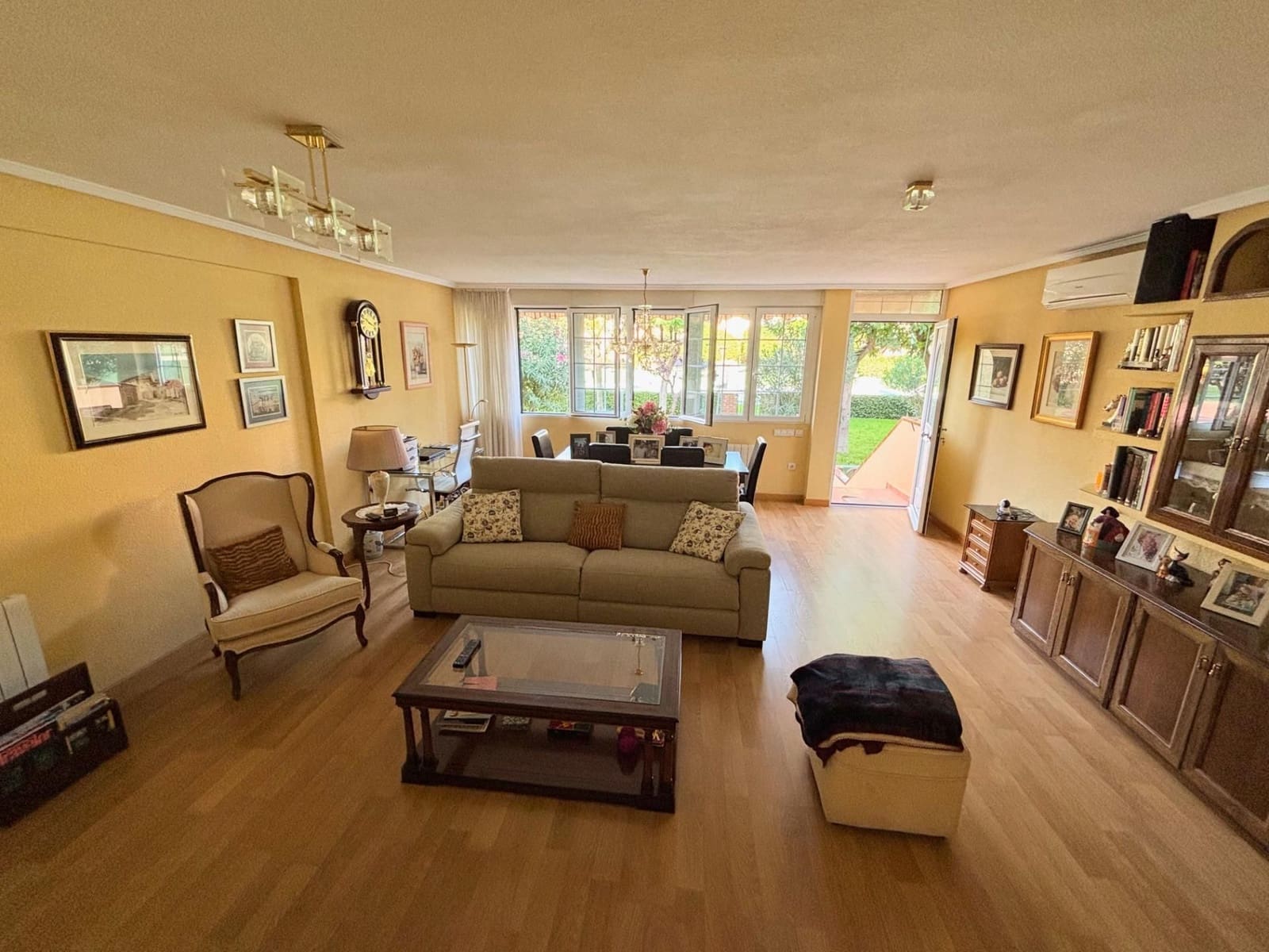 4 soverom Bungalow til salgs i Alicante by med svømmebasseng garasje - € 560 000 (Ref: 8799517)