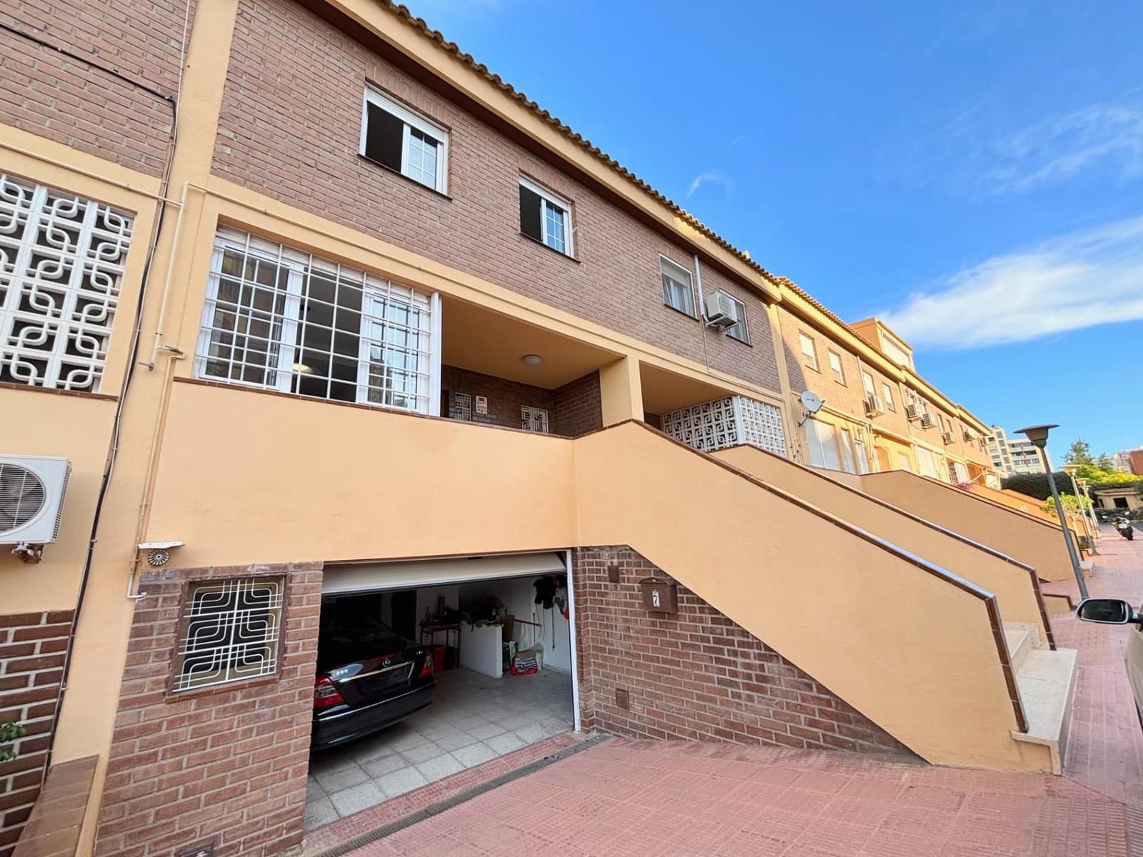 4 soverom Bungalow til salgs i Alicante by med svømmebasseng garasje - € 560 000 (Ref: 8799517)