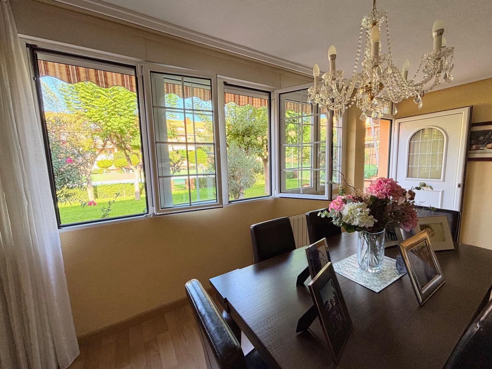 4 soverom Bungalow til salgs i Alicante by med svømmebasseng garasje - € 560 000 (Ref: 8799517)